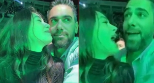 Neslihan Atagül eşinin gözlerinin içine bakıp şarkı söyledi