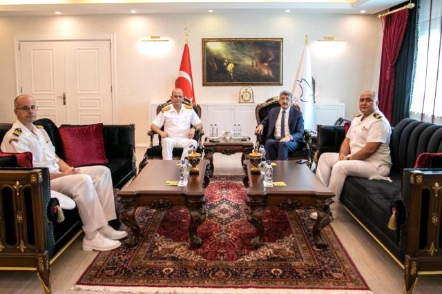 Sahil Güvenlik Komutanı Tümamiral kendir, Van'da