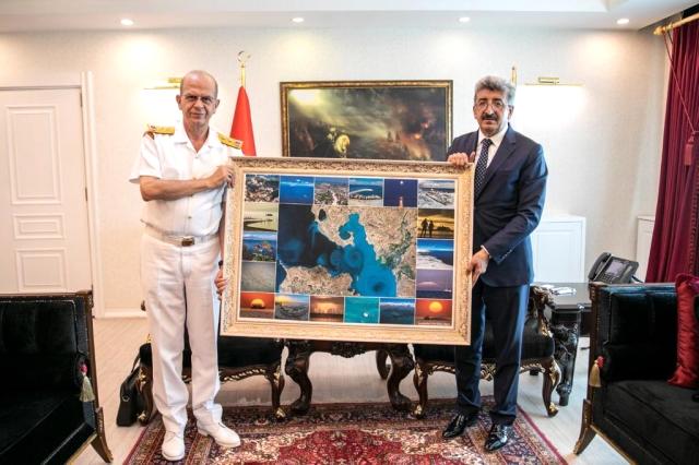 Sahil Güvenlik Komutanı Tümamiral kendir, Van'da