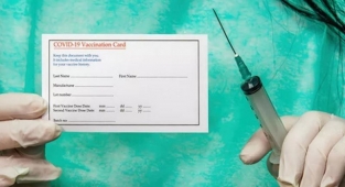 Sahte aşı kartı düzenleyen 3 hemşire için yürütülen soruşturmada olayın detayları ortaya çıktı