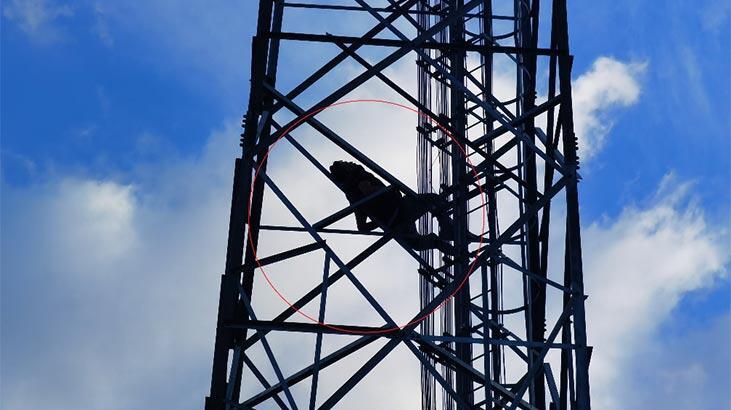 Şoke eden anlar! Direkte uyuyakaldı