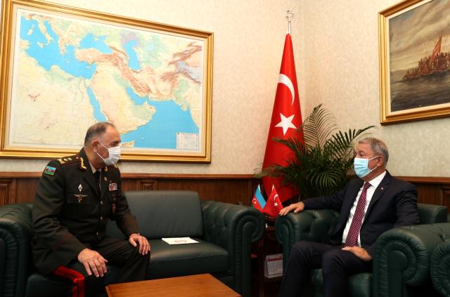 Son dakika haberleri: Milli Savunma Bakanı Akar, Azerbaycan Genelkurmay Başkanı Veliyev'i kabul etti