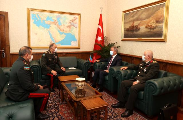 Son dakika haberleri: Milli Savunma Bakanı Akar, Azerbaycan Genelkurmay Başkanı Veliyev'i kabul etti
