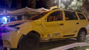 Otomobil İle Çarpışan Ticari Taksi'nin Şoförü Hayatını Kaybetti!