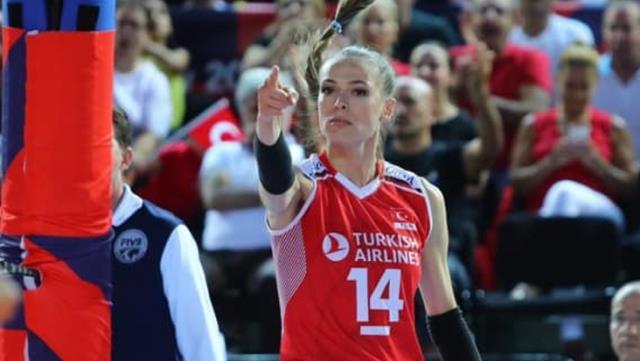 Üst üste dördüncü kez en iyi oyuncu seçilen Eda Erdem, tarihte bunu başaran ilk voleybolcu oldu