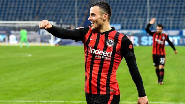 Yanlış mail adresi futbolcunun kaderini değiştirdi! Filip Kostic&#039;in Lazio&#039;ya transferini unutulan &quot;K&quot; harfi yatırdı