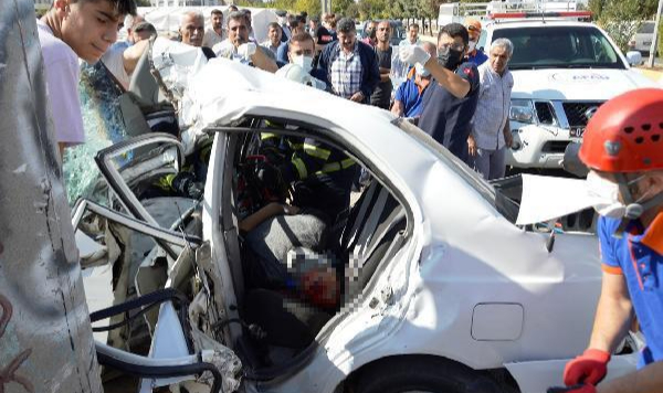 13 Yaşındaki Çocuk, Kaçırdığı Otomobille Kaza Yaptı!