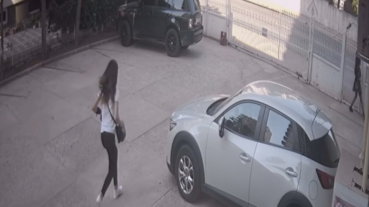 Adana’da, levye ile kapıları açıp hırsızlık yapan 2 kadın yakalandı