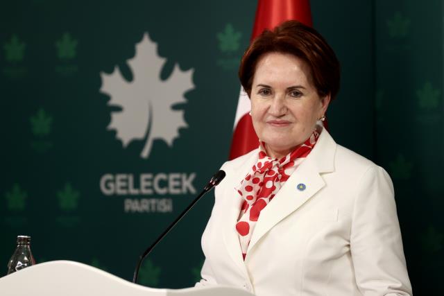 Akşener, Gelecek Partisi Genel Başkanı Davutoğlu'nu ziyaret etti