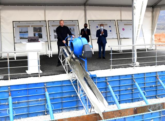 Aliyev, Ermenistan işgalinden kurtarılan Hadrut'u ve Tuğ köyünü ziyaret ettiAliyev: "Karabağ'da yeni bir dönem başlıyor""Ermeniler yaklaşık 60 bin...