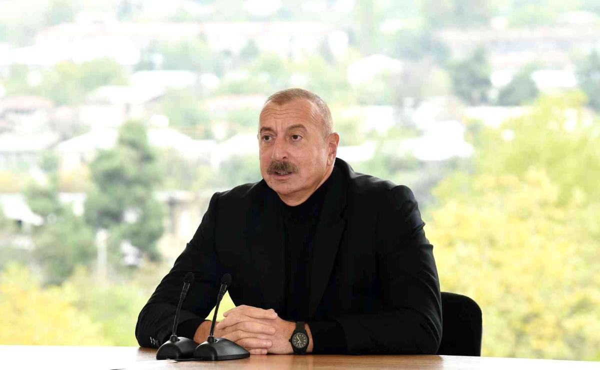 Aliyev, Ermenistan işgalinden kurtarılan Hadrut'u ve Tuğ köyünü ziyaret ettiAliyev: "Karabağ'da yeni bir dönem başlıyor""Ermeniler yaklaşık 60 bin...