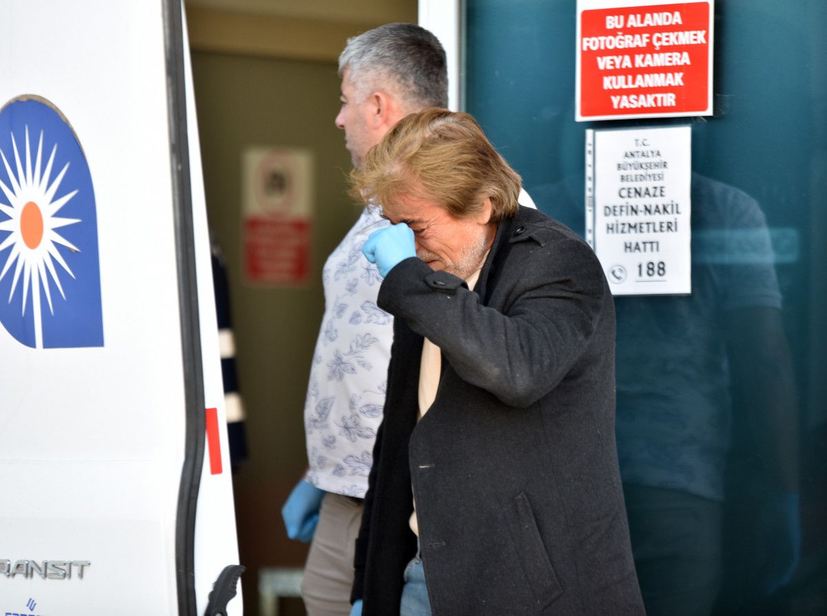 Antalya'da abdesti bozulan şahıs, köpek sahibini öldürdü