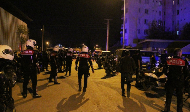 Antalya'da bir sokak düğününde ortalık savaş alanına döndü