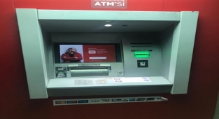 ATM'ye para çekmeye giden vatandaşlar polisin uyarı notuyla karşılaştı
