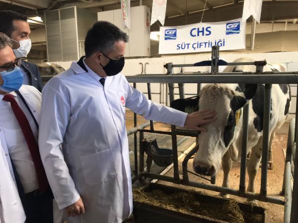 BAKAN PAKDEMİRLİ, 'ELEKTRONİK HAYVAN TAKİP SİSTEMİ'Nİ TANITTI