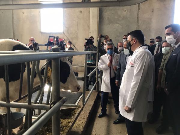 BAKAN PAKDEMİRLİ, 'ELEKTRONİK HAYVAN TAKİP SİSTEMİ'Nİ TANITTI