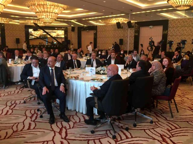 Bakan Vedat Bilgin: "Türkiye, dolar-faiz-enflasyon arasındaki sarmalı kıracaktır"