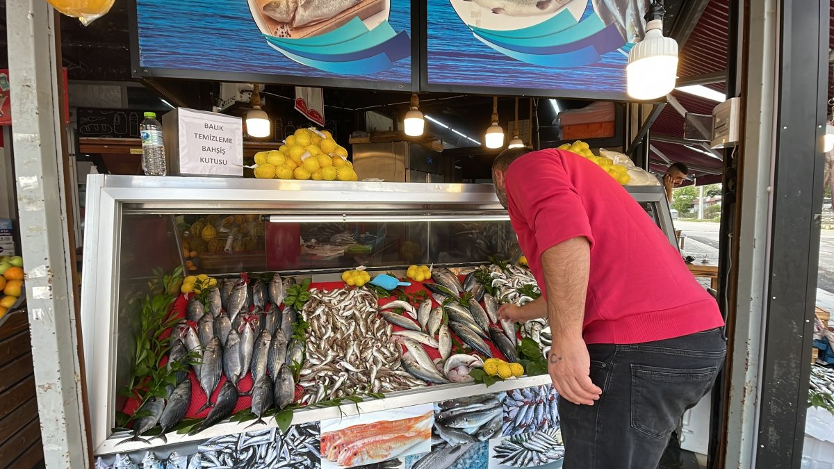 Batı Karadeniz'de hamsi azaldı, palamut tezgahtaki yerini aldı