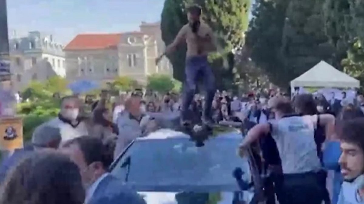 Boğaziçi Üniversitesi'nde 10 kişi gözaltına alındı