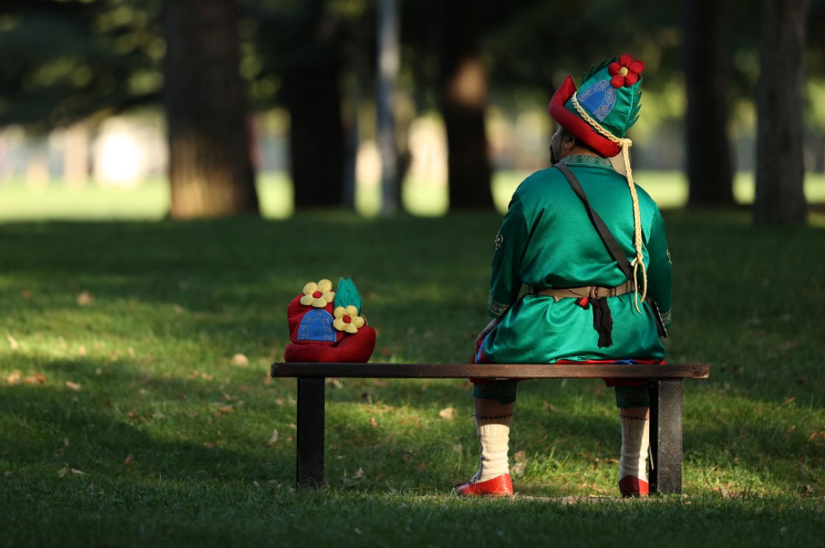 Bursa'da 15 yıllık Karagöz'ünü kaybeden Hacivat, sahnelere ara verdi