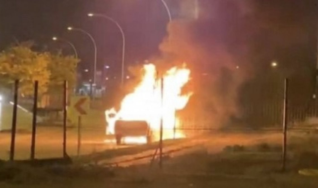 Bursa'da seyir halindeki otomobil alev topuna döndü