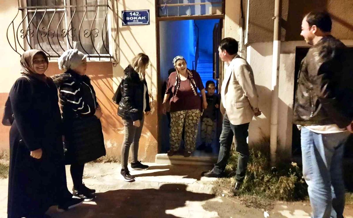 &#039;Çalınmadık kapı, sıkılmadık el bırakmayacağız&#039; diyen AK Parti Edremit İlçe Başkanı Umutlu, teşkilat yöneticilerinin her gün sahada olduğunu söyledi