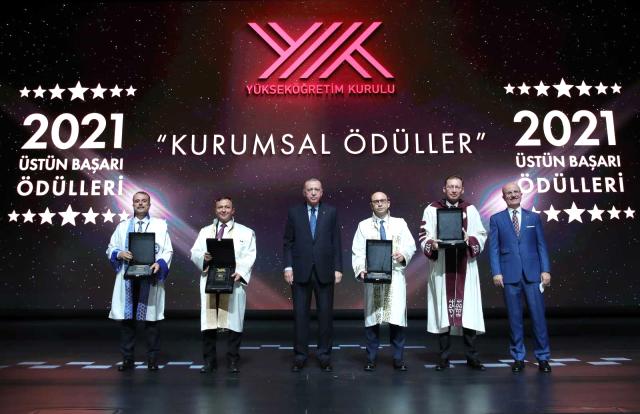 Cumhurbaşkanı Erdoğan: "110 bin üzerinde yeni yatağı öğrencilerimizin hizmetine sunacağız"