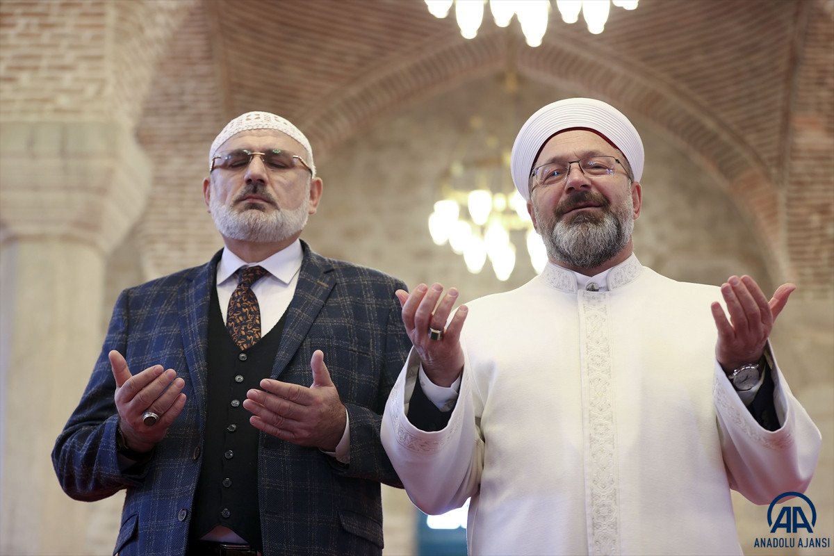 Diyanet İşleri Başkanı Ali Erbaş, Şuşa'da ezan okudu