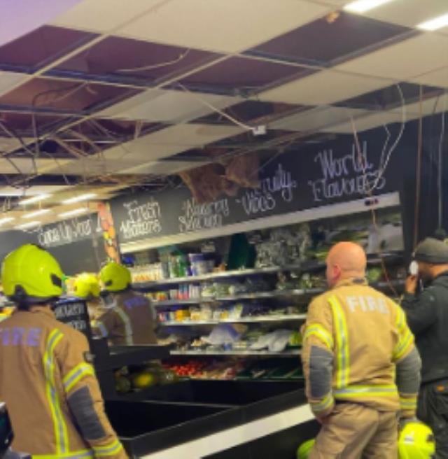 Dükkanın kamerasında tüyleri diken diken eden detay! Melek benzeri parıltı görenleri korkuttu