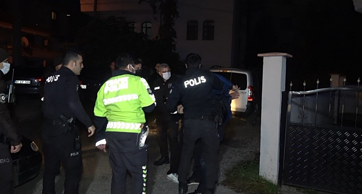 Dur İhtarına Uymadılar ; Kaçışları 5 Km Sürdü. 2'si Kadın 4 kişi Yakalandı!