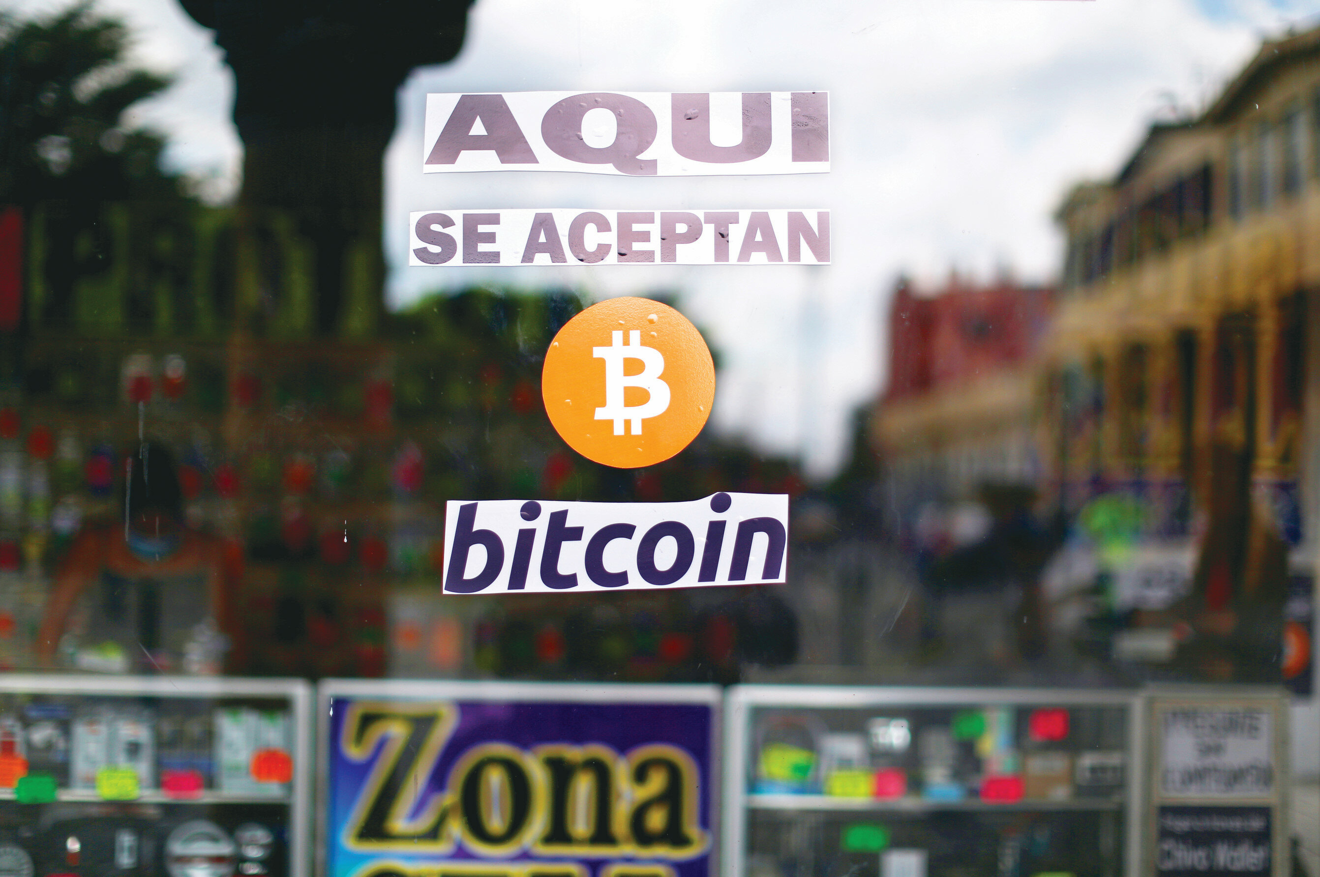 El Salvador bir ilke imza attı: Volkandan Bitcoin üretti