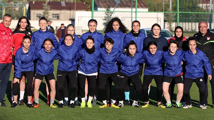 Gazi Lisesi Spor, yeni sezona şampiyonluk parolasıyla hazırlanıyor