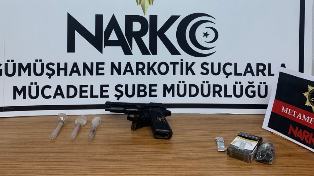 Gümüşhane'de polis, kargocu kılığına girip uyuşturucu şüphelilerini yakaladı