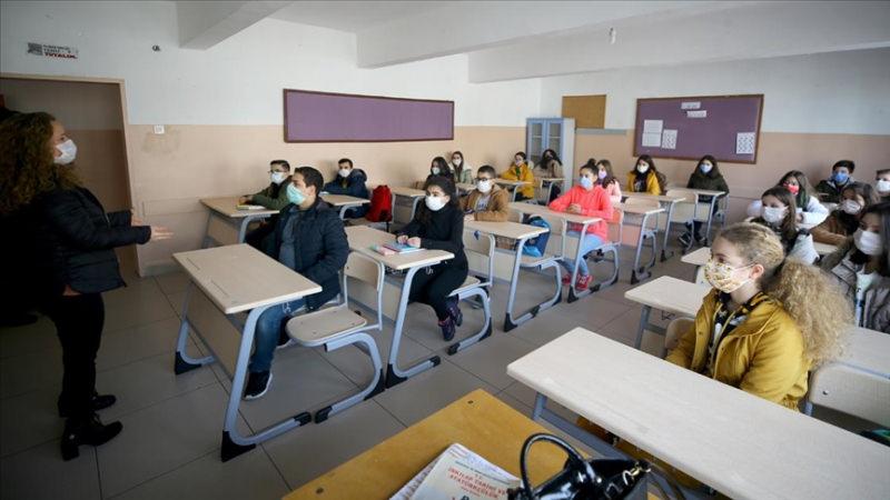 Hafta sonu okullarda ders mi verilecek?