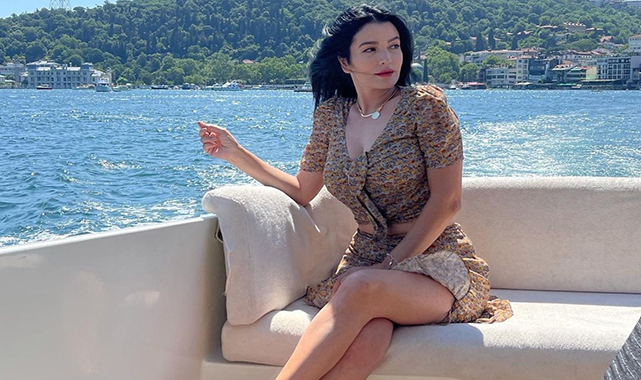 Havva Öztel'den cesur pozlar