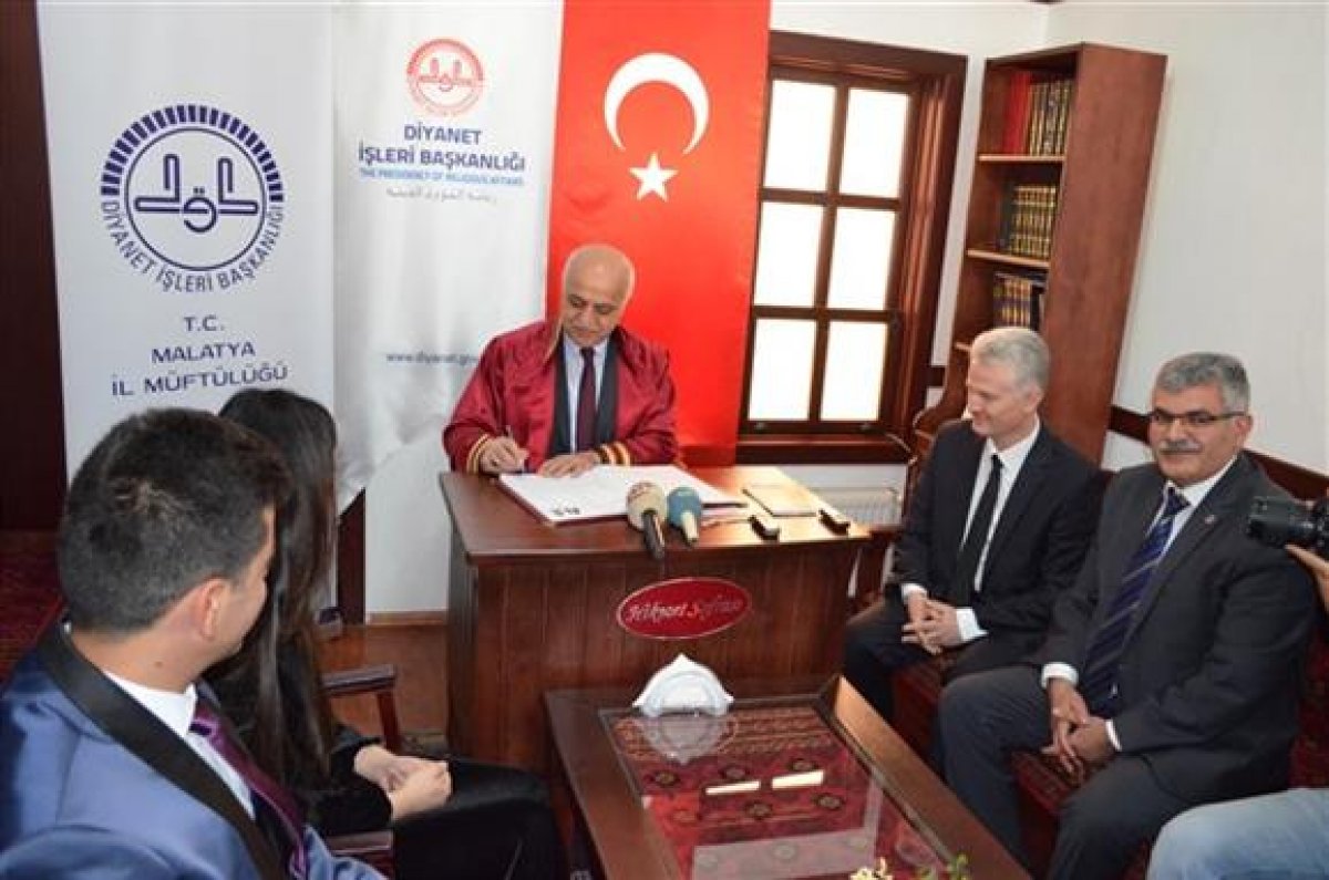 İl ve ilçe müftülüklerinde, 4 yıl içinde 38 bin 53 resmi nikah kıyıldı