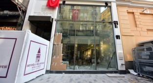 İstanbul'da İstiklal Sanat Galerisi Açıldı