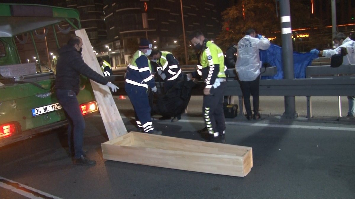 İstanbul'da ticari taksinin çarptığı yaya hayatını kaybetti