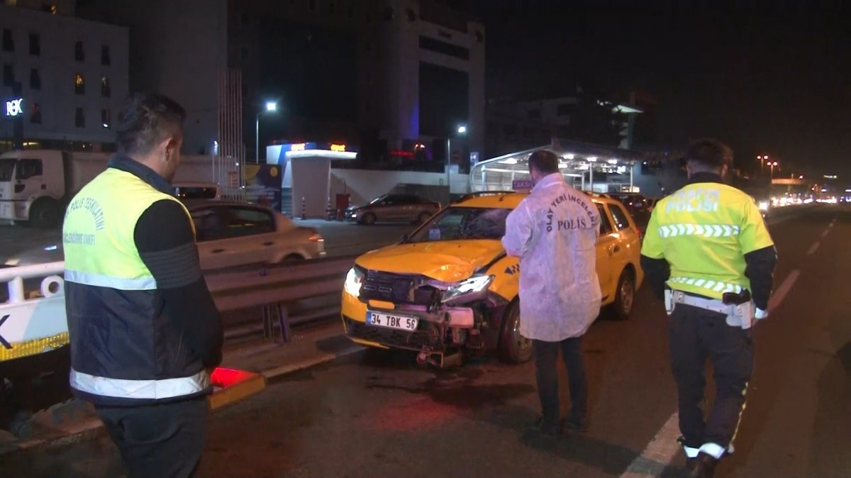 İstanbul'da ticari taksinin çarptığı yaya hayatını kaybetti