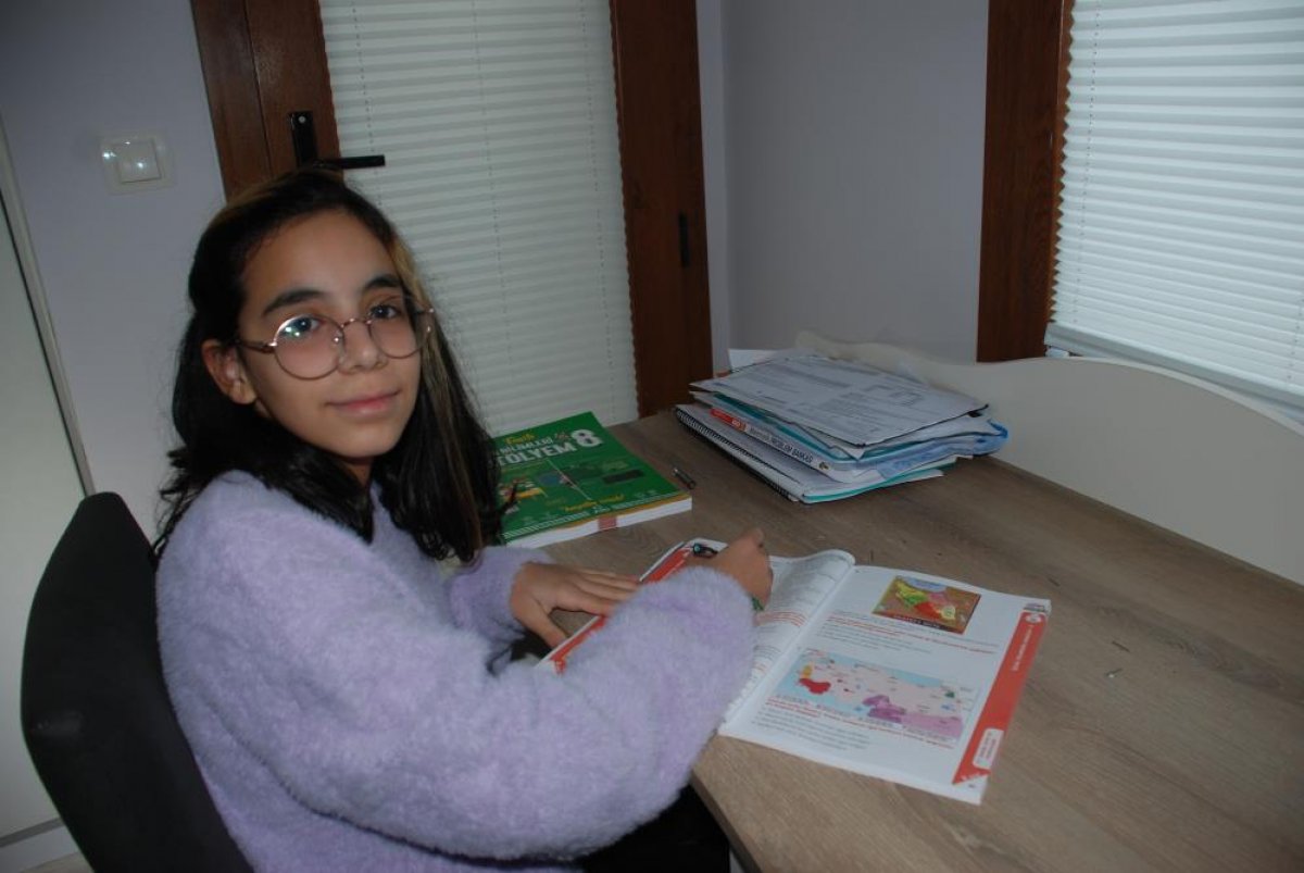 İzmir depreminde enkazdan çıkarılan aile: Binanın süsüne aldandık