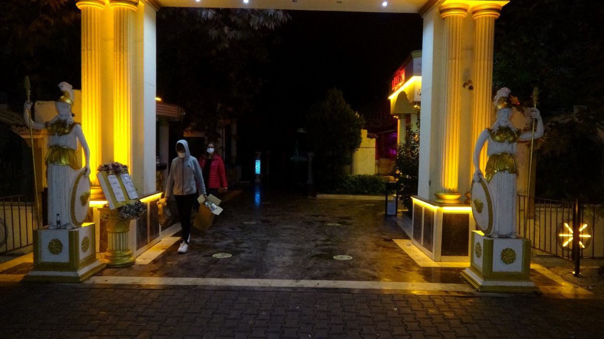 İzmir'de düğünde akraba kavgası kanlı bitti: 1 ölü 5 yaralı