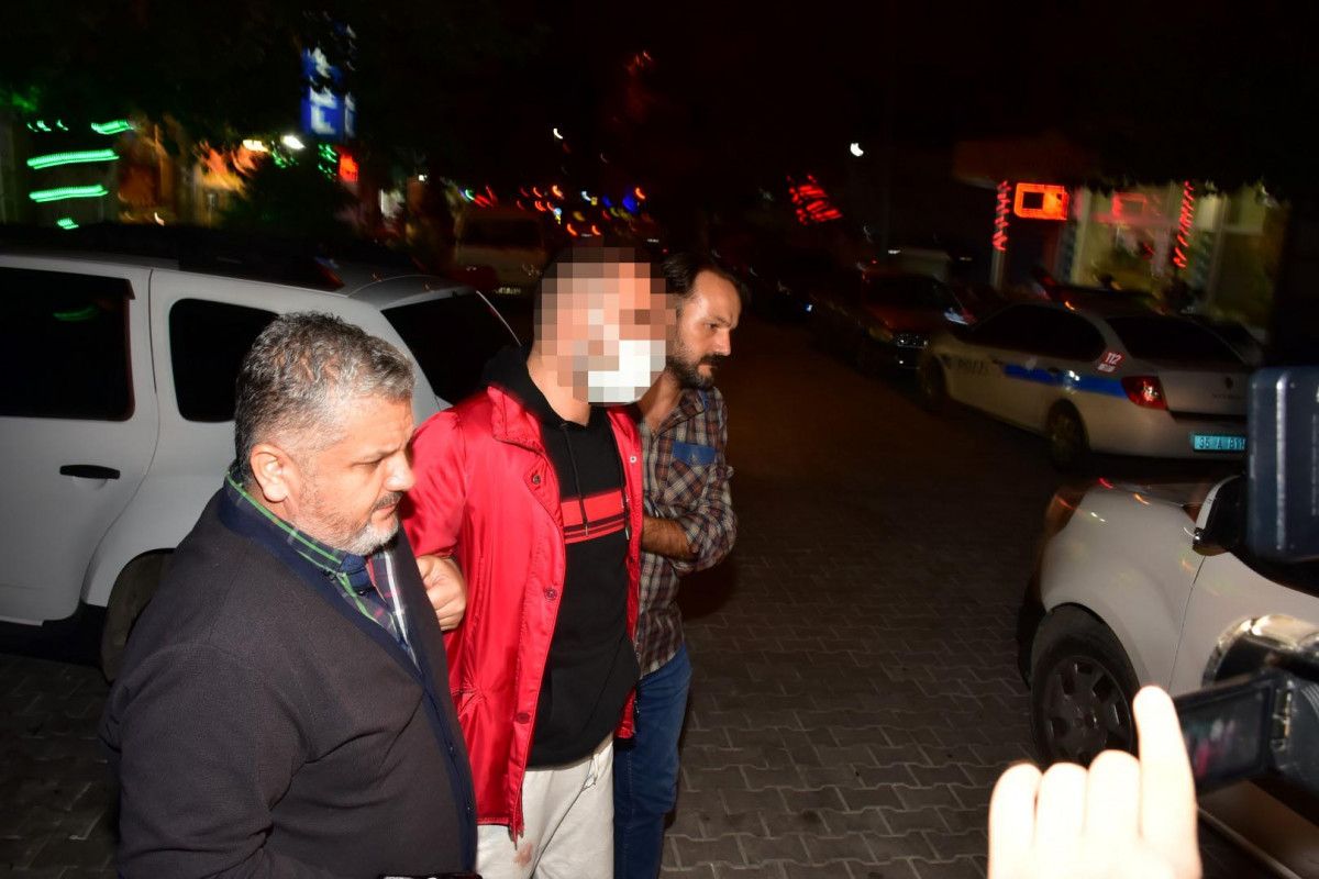 İzmir'de sokakta karşılaştığı husumetlisini defalarca sırtından bıçakladı 