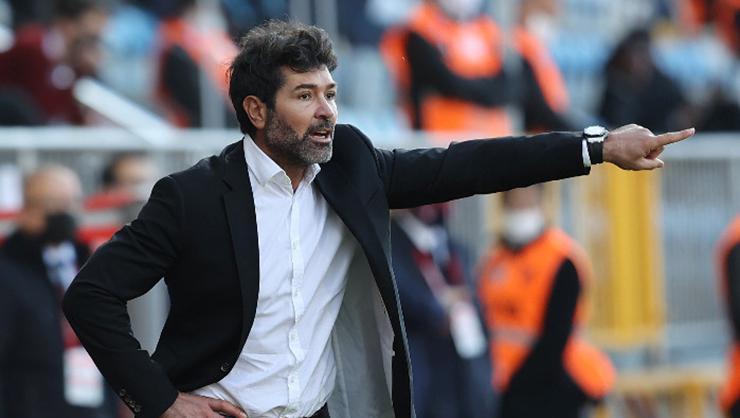 Kasımpaşa'nın hocası Hakan Kutlu: Bir an önce kendimizi yukarılara atmamız gerekiyor