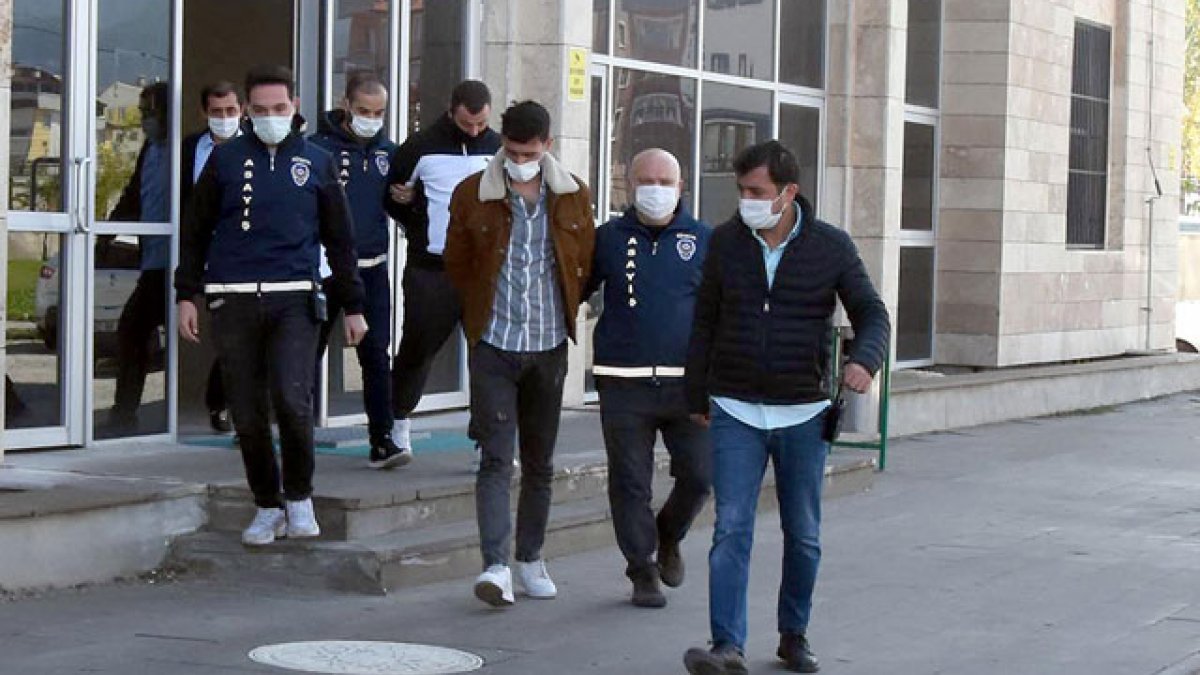 Kütahya'da kargo takip numarasıyla 13 bin TL'lik bilgisayarı çaldılar