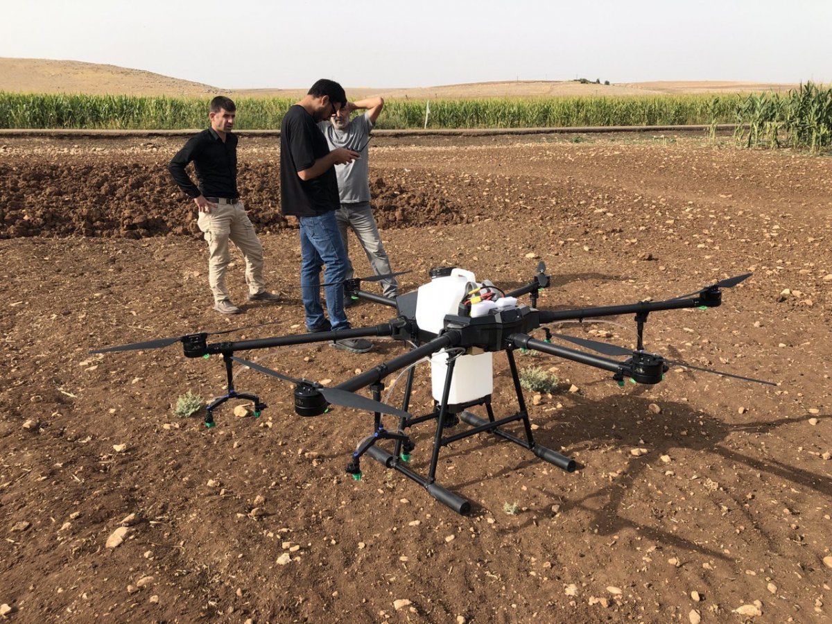 Mardin’de tarlalar drone ile ilaçlanmaya başladı