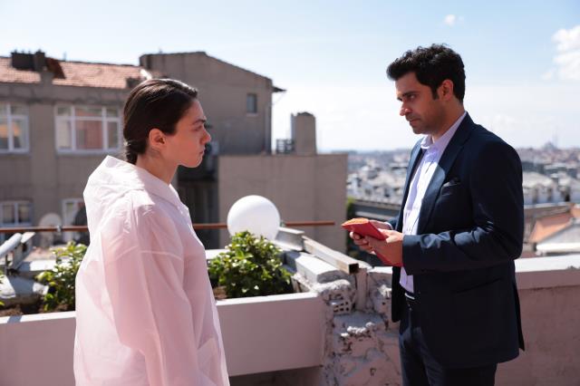 Masumlar Apartmanı'nın 41. bölümünden 2. fragman yayınlandı! Gülben, isteme anında altına kaçırıyor