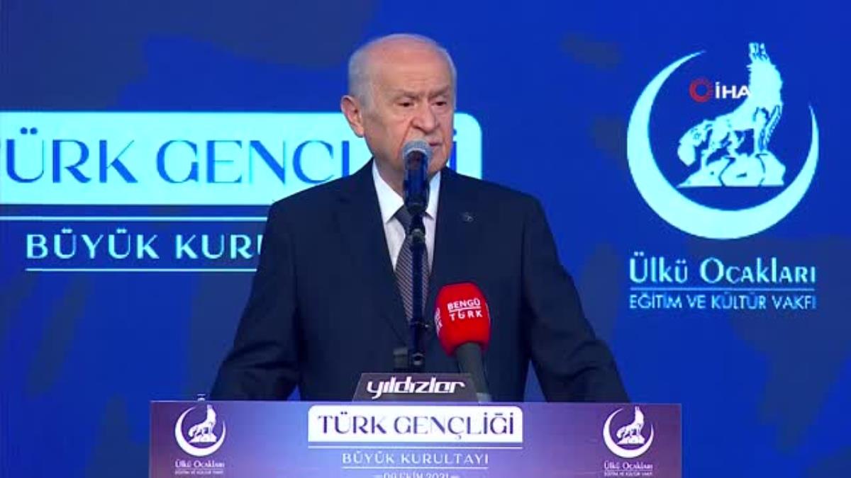 MHP Lideri Bahçeli: &quot;Üniversite kapılarında öğretim üyelerine meydan okuyan, taş atan, hakaret eden bir güruhun Türk gençliğini değil, hain planları...