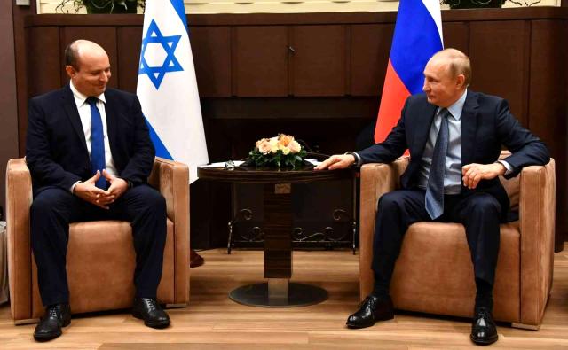 Putin, ilk kez İsrail Başbakanı Naftali Bennet'i kabul etti. Rusya Devlet Başkanı Vladimir Putin: "Rusya ile İsrail arasındaki ilişkiler son 30 yılda...