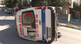 Sancaktepe'de Ambulans Kazası!