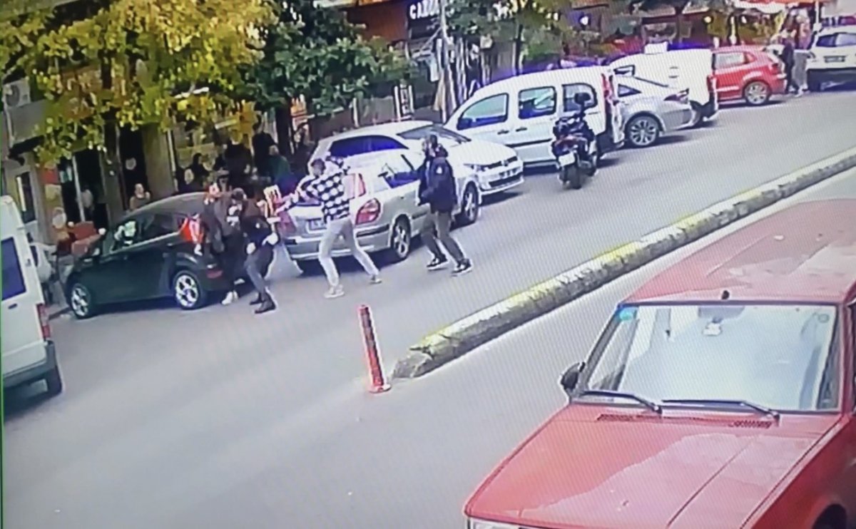 Şişli'de döner bıçaklı silahlı saldırı kamerada